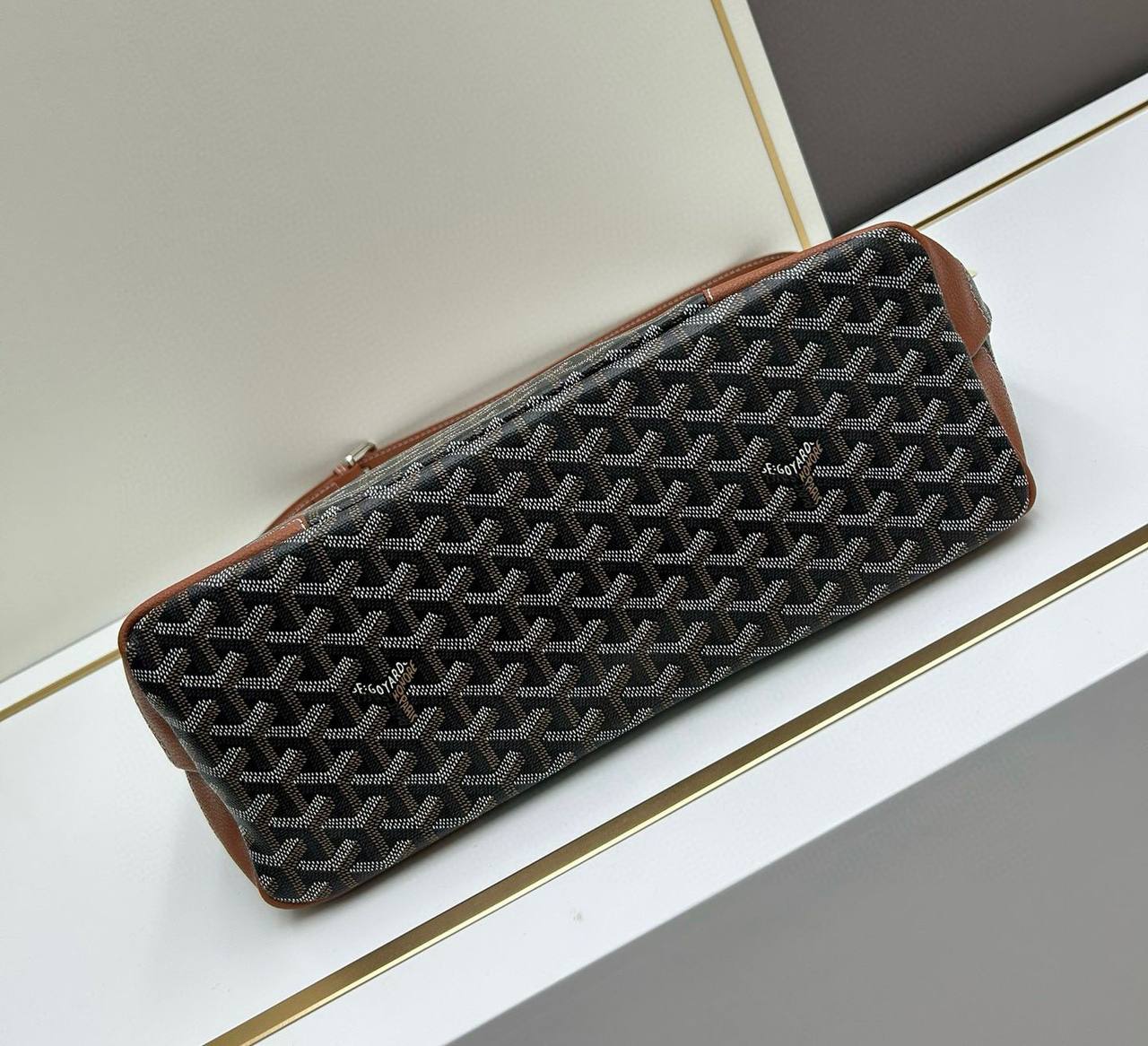 GOYARD 

COPY ONE 

NEW CAME 

170 DHS🇦🇪🇦🇪🇦🇪

Zain295
♥️♥️♥️