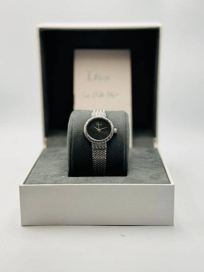 Dior Ladies 
55 dhs🪙💚

Zain08
♥️♥️♥️