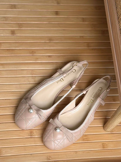 Dior

𝗦𝗶𝘇𝗲 𝟯𝟲 𝘁𝗼𝗼 𝟰𝟮 

500 dhs🇦🇪🇦🇪

Zain303
♥️♥️♥️
