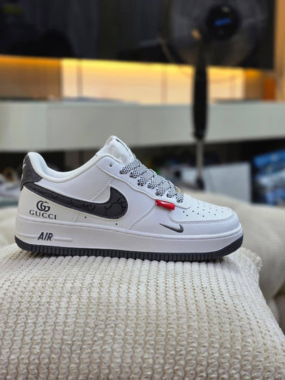 Nike
Size 40 to 44 
100 dhs✅

Zain27
♥️♥️♥️