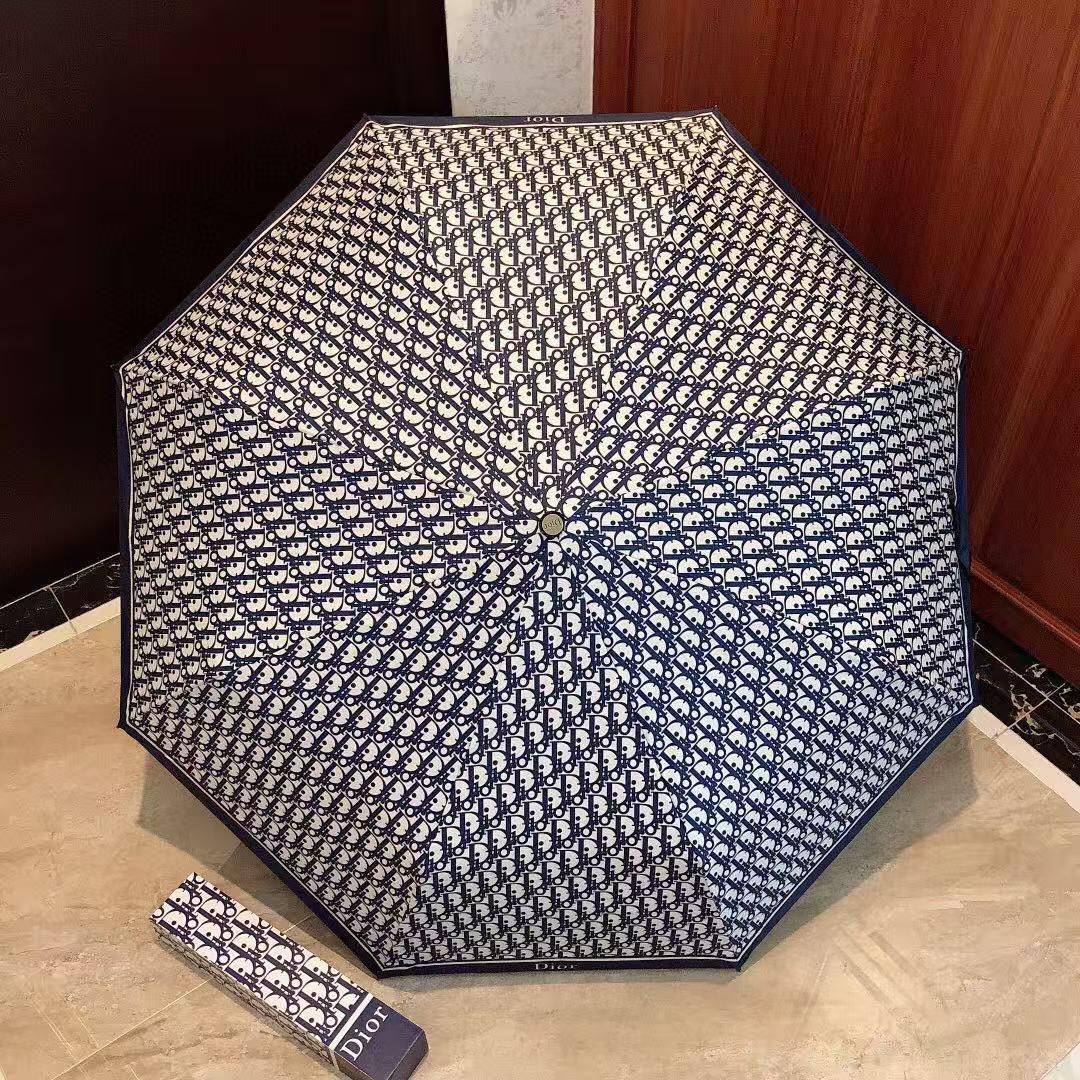 UMBRELLA ☔️
Master quality 💯
With boxes 🗃️ 
70 dhs🪙🌨️

Zain216
♥️♥️♥️