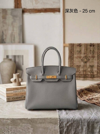 HERMES ʙɪʀᴋɪɴs
ᴛᴏɢᴏ ʟᴇᴀᴛʜᴇʀ ᴍᴀᴛᴇʀɪᴀʟ
ɢᴏʟᴅ ʜᴀʀᴅᴡᴀʀᴇ
ᴡɪᴛʜ ʟᴏɴɢ ʙᴇʟᴛ sᴛʀᴀᴘ
sɪᴢᴇ : 25 cm

110 dhs✅

Zain31
♥️♥️♥️