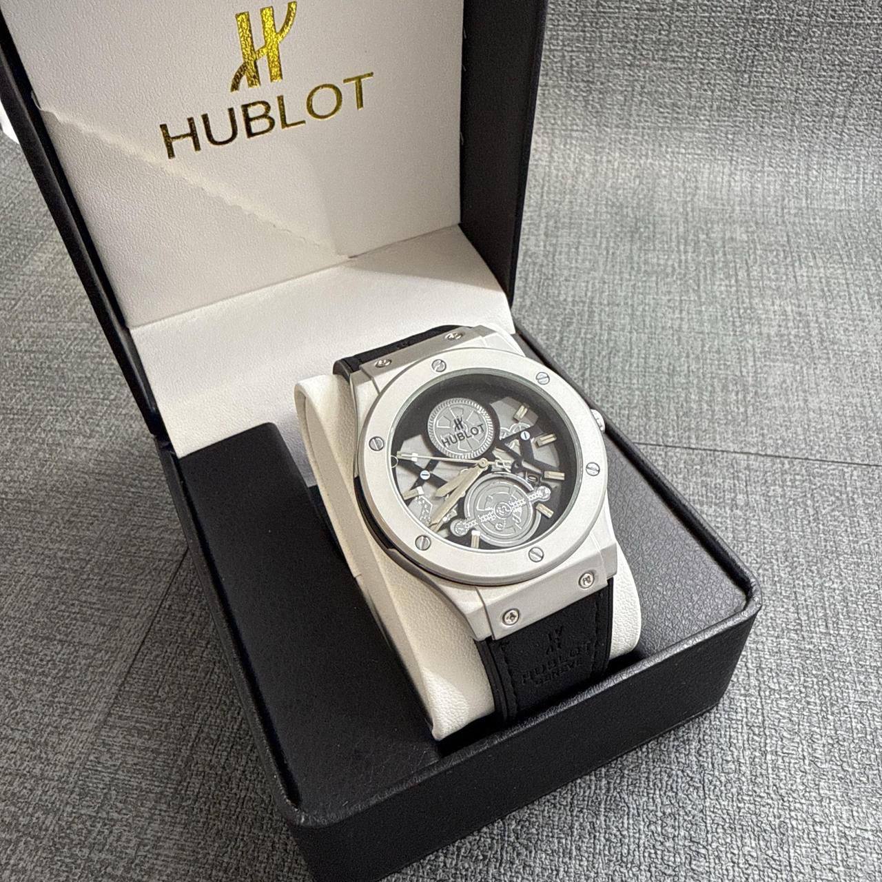 Men’s watch 
55 dhs✅

Zain45
♥️♥️♥️