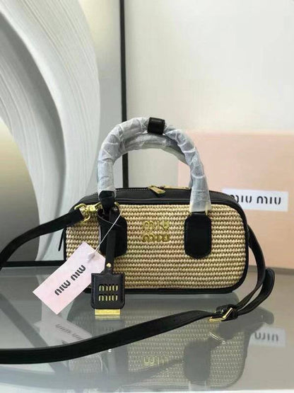 Miu Miu Master🌺
For Price 👇 WhatsApp✅
0568585901 
0507557372
0552275751 Owner Zain 👌

Zain111
♥️♥️♥️