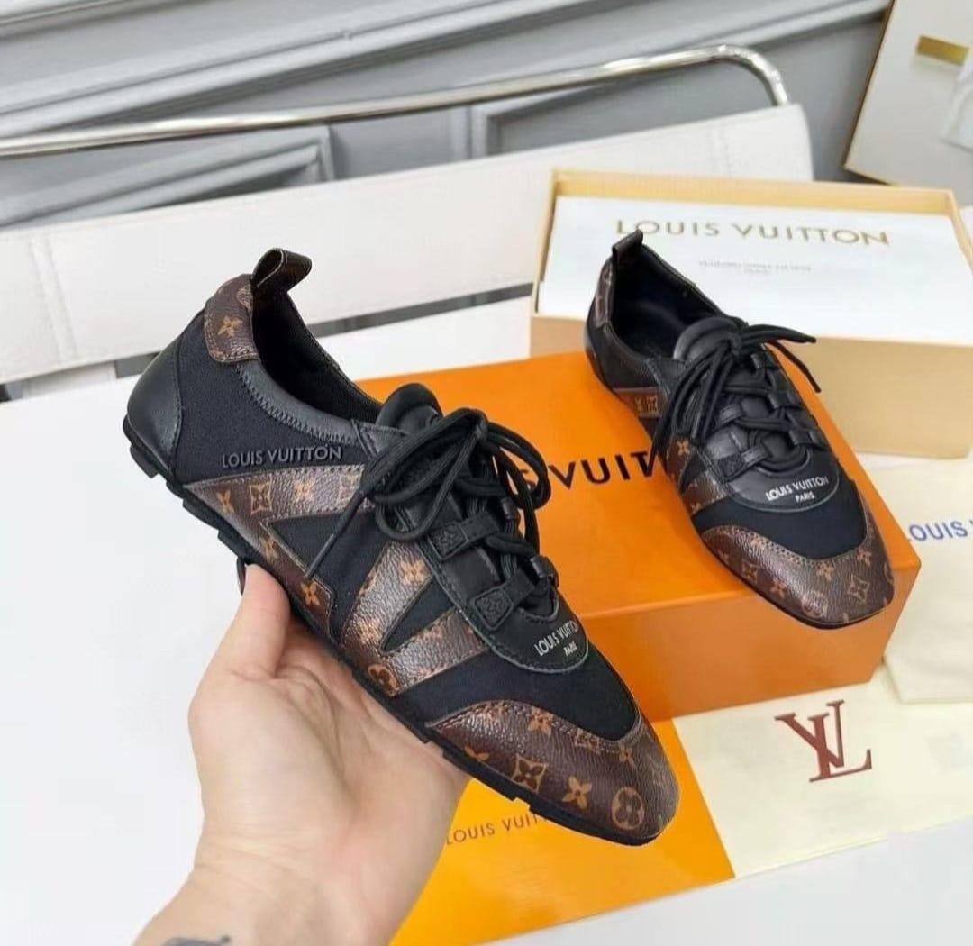 LV
280 dhs✅
*SIZE  36   TO   41*

Zain224
♥️♥️♥️