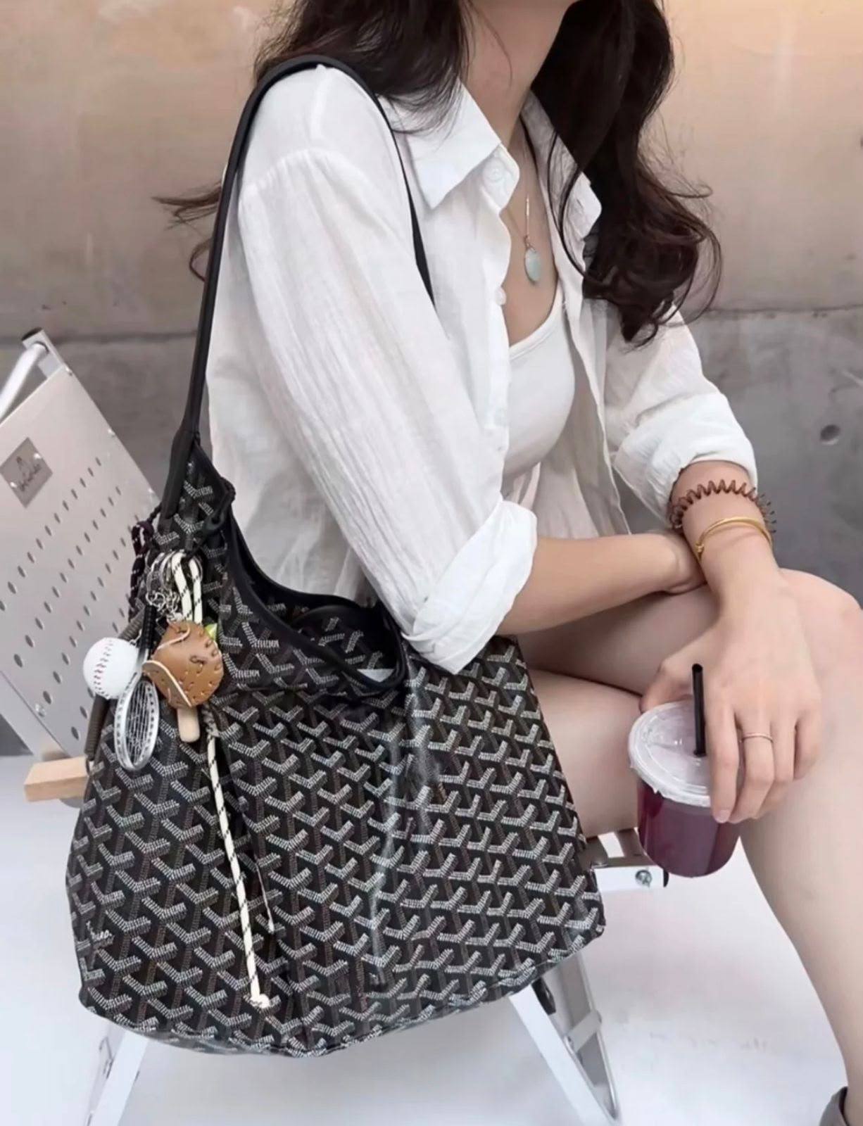GOYARD 
HIGH QUALITY
110 dhs✅

Zain295
♥️♥️♥️