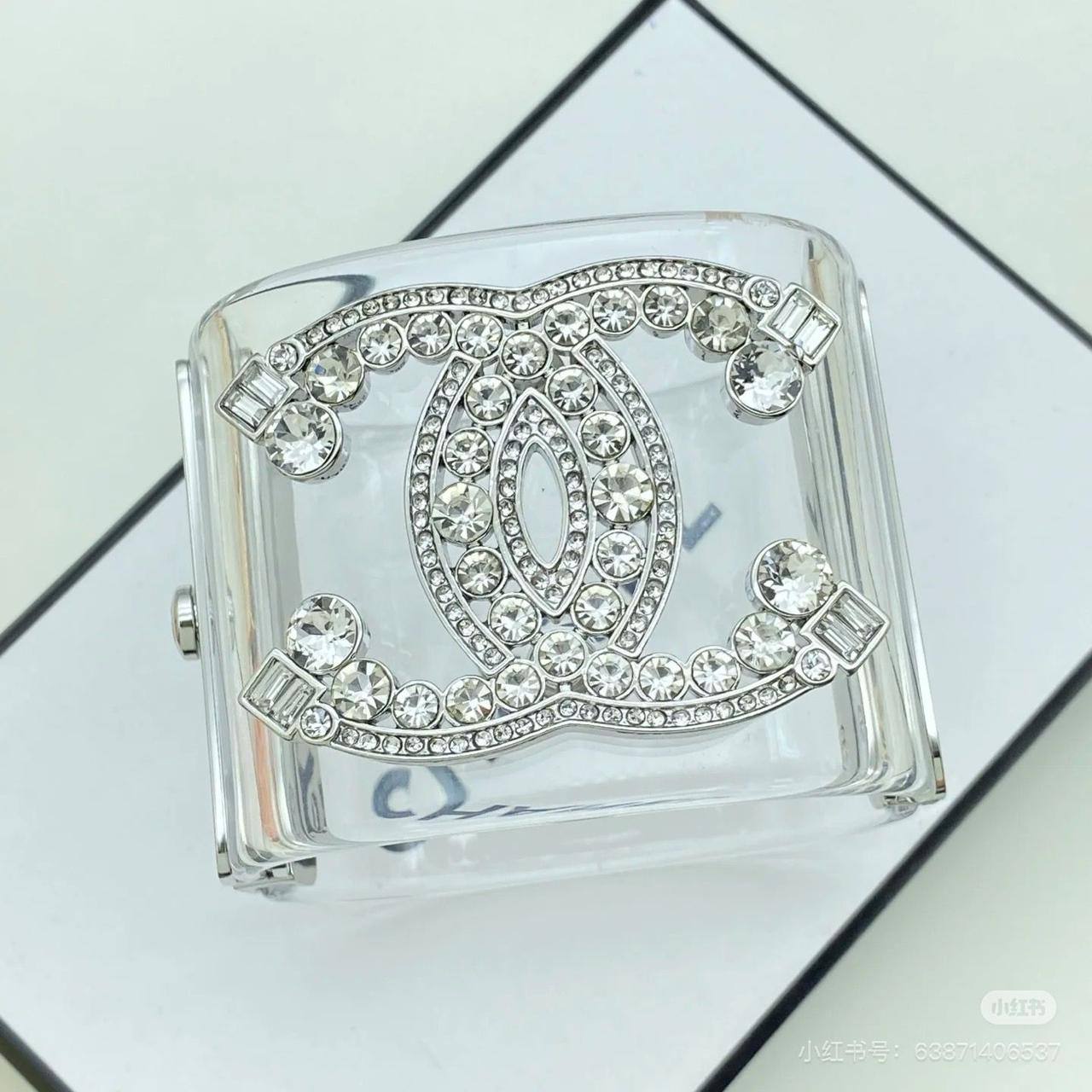 CHANEL
*supermaster* 
Hand band 
140 dhs🪙

Zain263
♥️♥️♥️