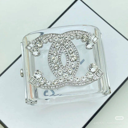 CHANEL
*supermaster* 
Hand band 
140 dhs🪙

Zain263
♥️♥️♥️