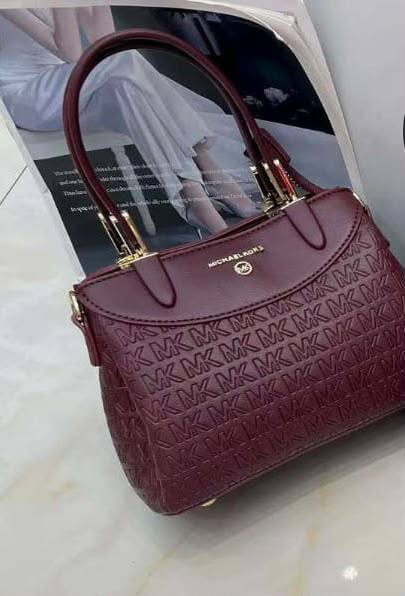 mk 

good quality 
110 dhs🇦🇪🇦🇪

Zain215
♥️♥️♥️
