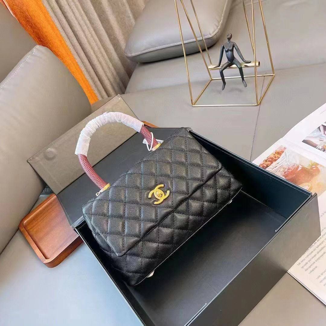 COACH NEW CAME HIGH QUALITY WITH BOX 
100 dhs🇦🇪🇦🇪

Zain295
♥️♥️♥️
