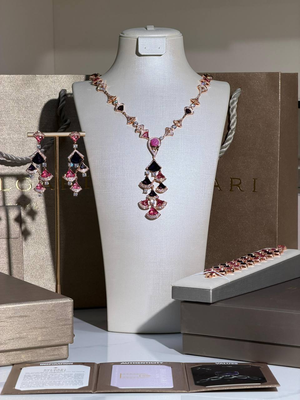 BVLGARI 
Collection 😍😎
Quality: Super Master 
* ⁠Necklace 
* ⁠Earring
For Price 👇 WhatsApp✅
0568585901 
0507557372
0552275751 Owner Zain 👌

Zain268
♥️♥️♥️