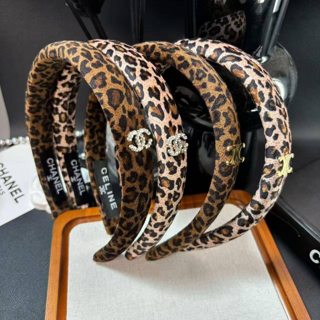 Hair bands
20 dhs🪙💚

Zain263
♥️♥️♥️