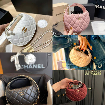 Chanel
good quality, 

with folding box, 
🎁🎁🎁

size  20*14 cm
100 dhs🪙🌺

Zain12
♥️♥️♥️