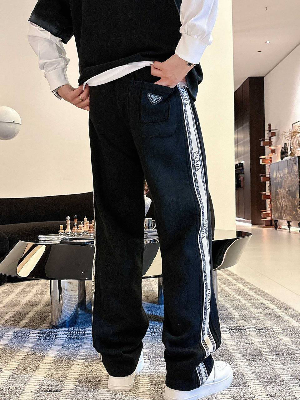 *NEW PRADA*
*♕ 𝐒𝐔𝐏𝐄𝐑 𝐌𝐀𝐒𝐓𝐄𝐑 ♕*
*SIZE: M,L,XL,XXL,XXXL*
300 dhs🪙💚

Zain227
♥️♥️♥️