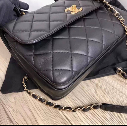 CHANEL
 GOOD QUALITY
110 dhs✅

Zain295
♥️♥️♥️