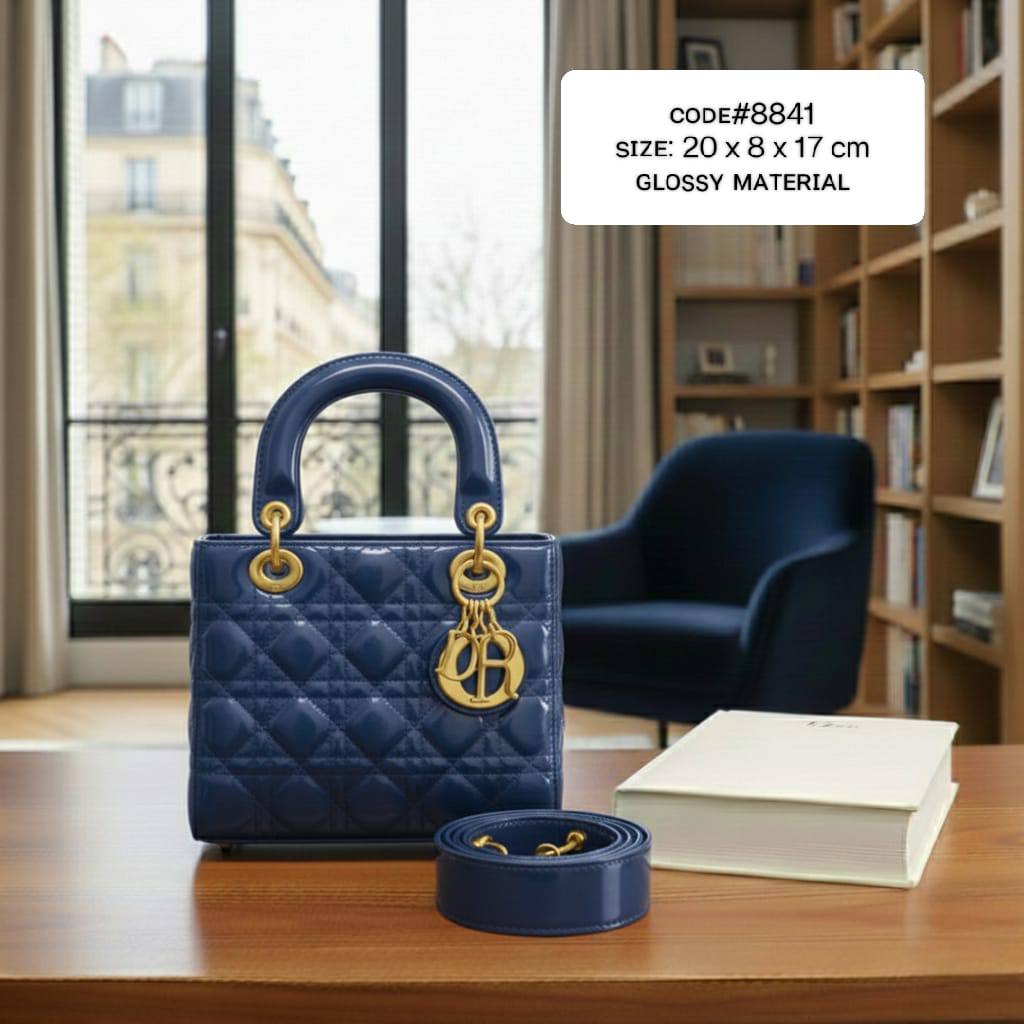 CHRISTIAN LADY DIOR
ɢʟᴏssʏ ᴍᴀᴛᴇʀɪᴀʟ
ɢᴏʟᴅ ʜᴀʀᴅᴡᴀʀᴇ
ᴡɪᴛʜ ᴡᴇʙ ʟᴏɴɢ sᴛʀᴀᴘ
sɪᴢᴇ: 20 ᴄm
ᴡɪᴛʜ BOX
🎁🎁🎁

100 dhs✅

Zain31
♥️♥️♥️