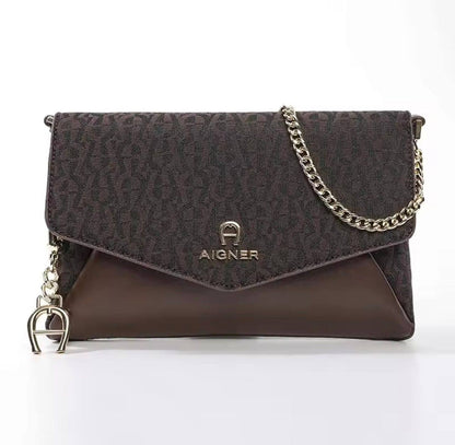 Aigner

85 dhs🌺

with box
🎁🎁🎁

size 20cm

Zain35
♥️♥️♥️