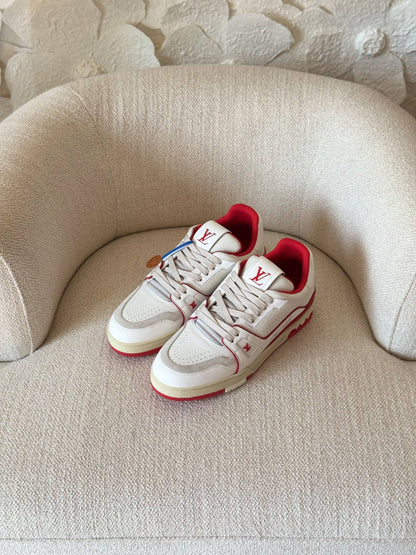 LV

AAA quality

size: 40 to 46

560 dhs🇦🇪🇦🇪

Zain185
♥️♥️♥️
