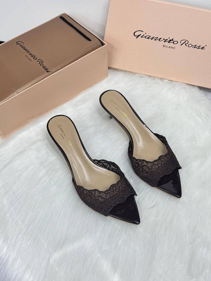 GIANVITO ROSSI
3CM👠👠
size 36-37-38-39-40-41
High Quality 💯

110 dhs🇦🇪🇦🇪

Zain21
♥️♥️♥️