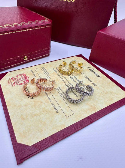 CARTIER ❤️‍🔥*
Necklace ✨
Earring 🦋
Master quality 💯
With normal boxes 🗃️ 
90 dhs💓
With master box 📦 
130 dhs💓

Zain216
♥️♥️♥️