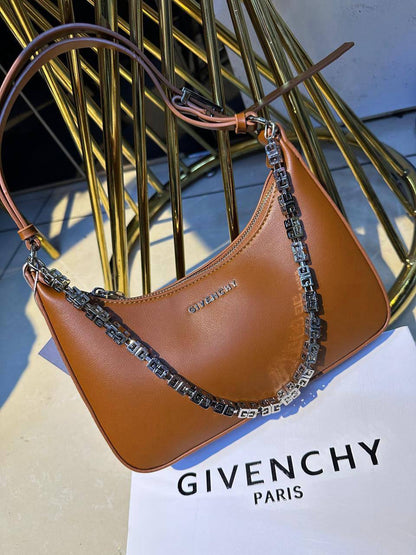 GIVENCHY 

95 dhs✅

with box
🎁🎁🎁

Zain90
♥️♥️♥️