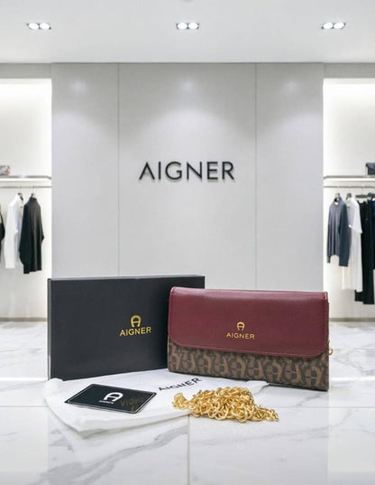 CH - Aigner
75 dhs💛
with box
Size:21*12*4

Zain07
♥️♥️♥️