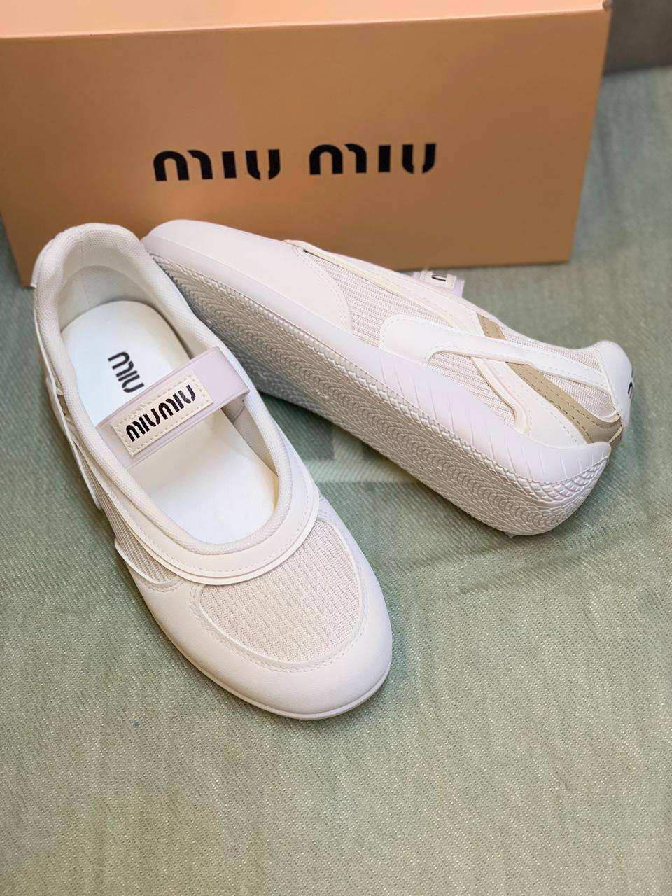 MIU MIU 
Master quality 
 Size 36-41  
190 dhs✅

Zain88
♥️♥️♥️