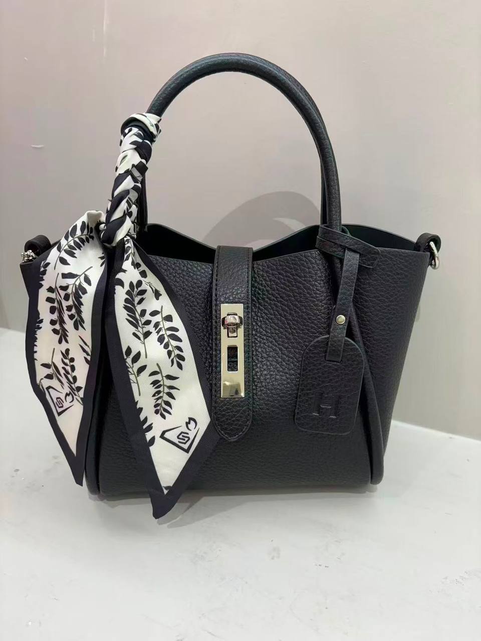 Hermes 
120 dhs✅
Size 25cm 

Zain1611
♥️♥️♥️