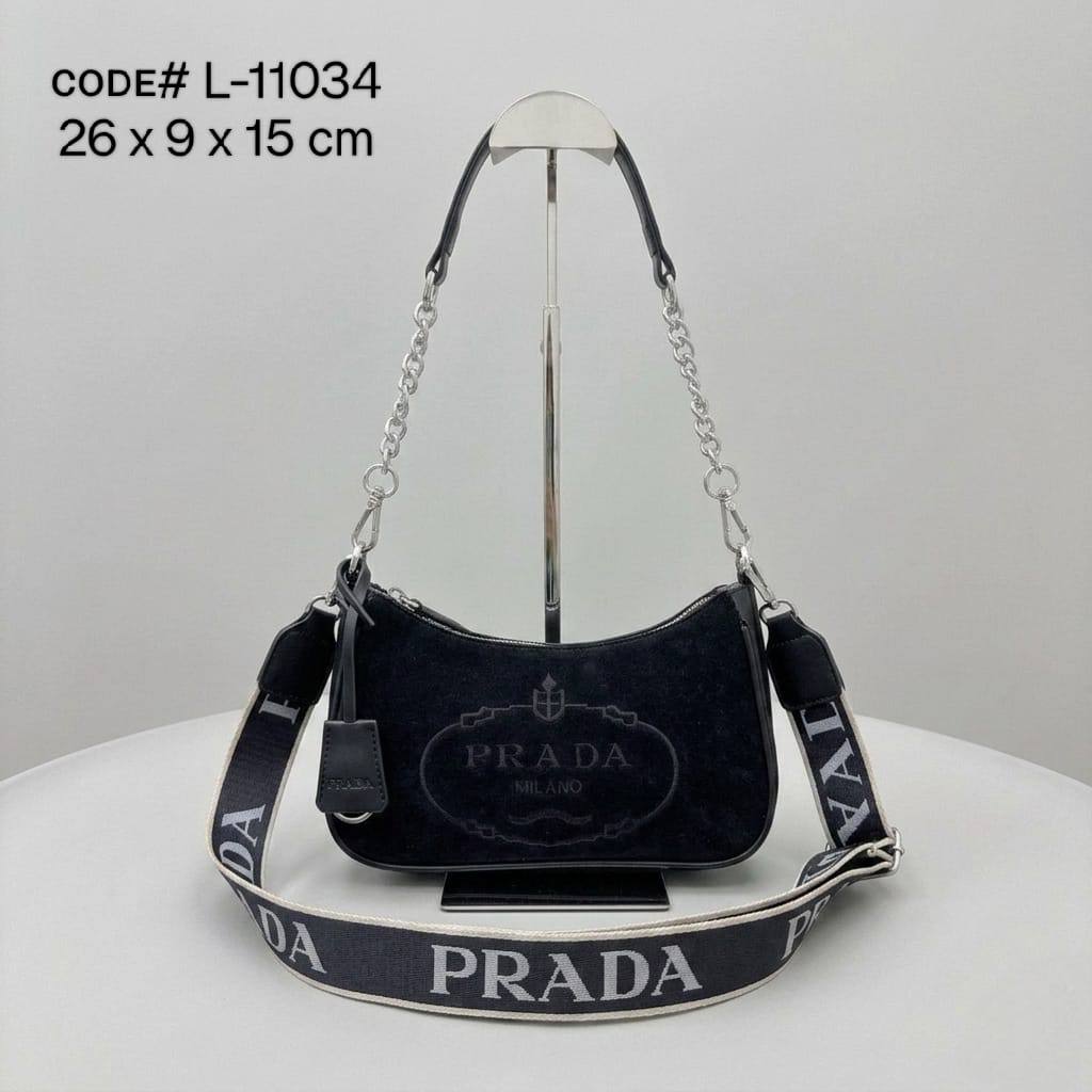 PRADA sʜᴏᴜʟᴅᴇʀ ʙᴀɢ
sᴜᴀᴅᴇ ʟᴇᴀᴛʜᴇʀ ᴍᴀᴛᴇʀɪᴀʟ
ᴇᴍʙʀᴏɪᴅᴇᴅ ʟᴏɢᴏ
ᴡɪᴛʜ ʟᴏɴɢ sᴛʀᴀᴘ
sɪᴢᴇ : 26 cm
ᴡɪᴛʜ ᴏᴜᴛ BOX

65 dhs✅

Zain31
♥️♥️♥️