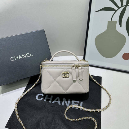 Chanel
withbox 
🎁🎁🎁

95 dhs❣️

Zain143
♥️♥️♥️