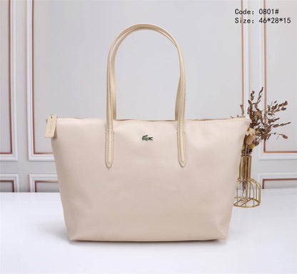 Lacoste
50 dhs🇦🇪🇦🇪

Zain219
♥️♥️♥️