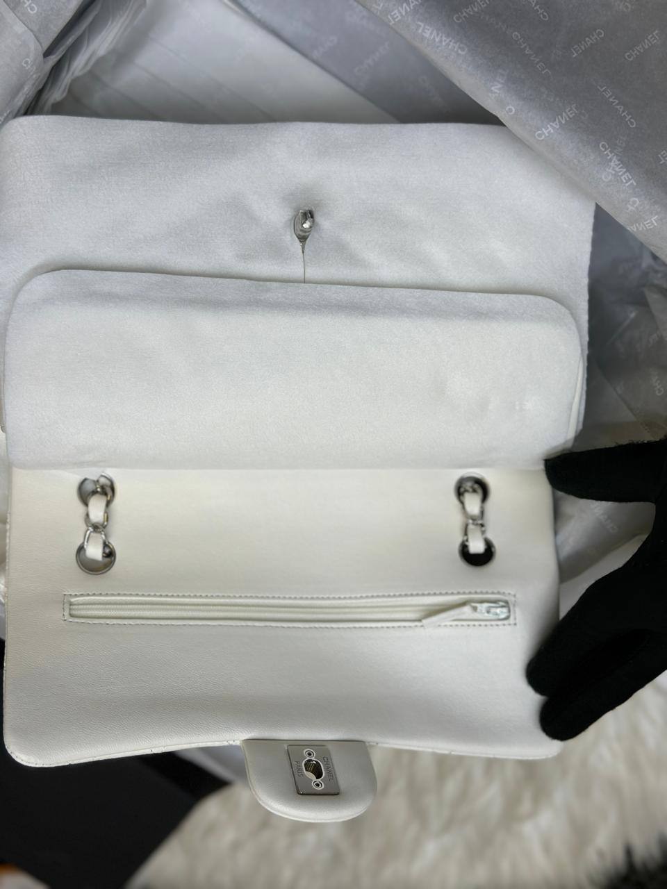 Chanel Classic Double Flap bag in VIP Chenal double flap

25.5 CM with silver-tone hardware

For Price 👇 WhatsApp✅
0568585901 
0507557372
0552275751 Owner Zain 👌

Zain71
♥️♥️♥️
