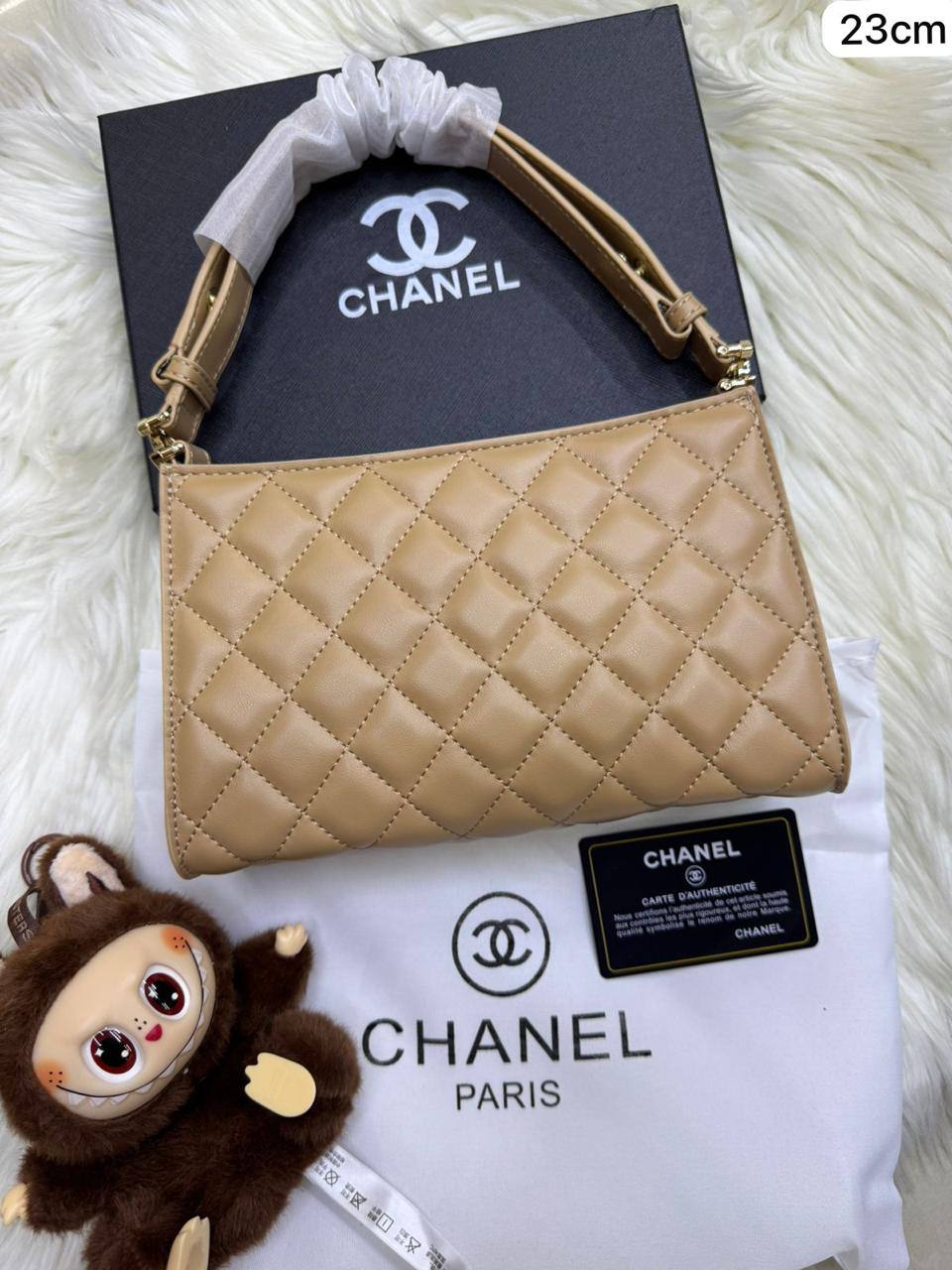 💖 Chanel 26x 
1️⃣ First quality +🎁
Size : 23 * 14 cm
90 dhs🇦🇪🇦🇪
with box

Zain115
♥️♥️♥️