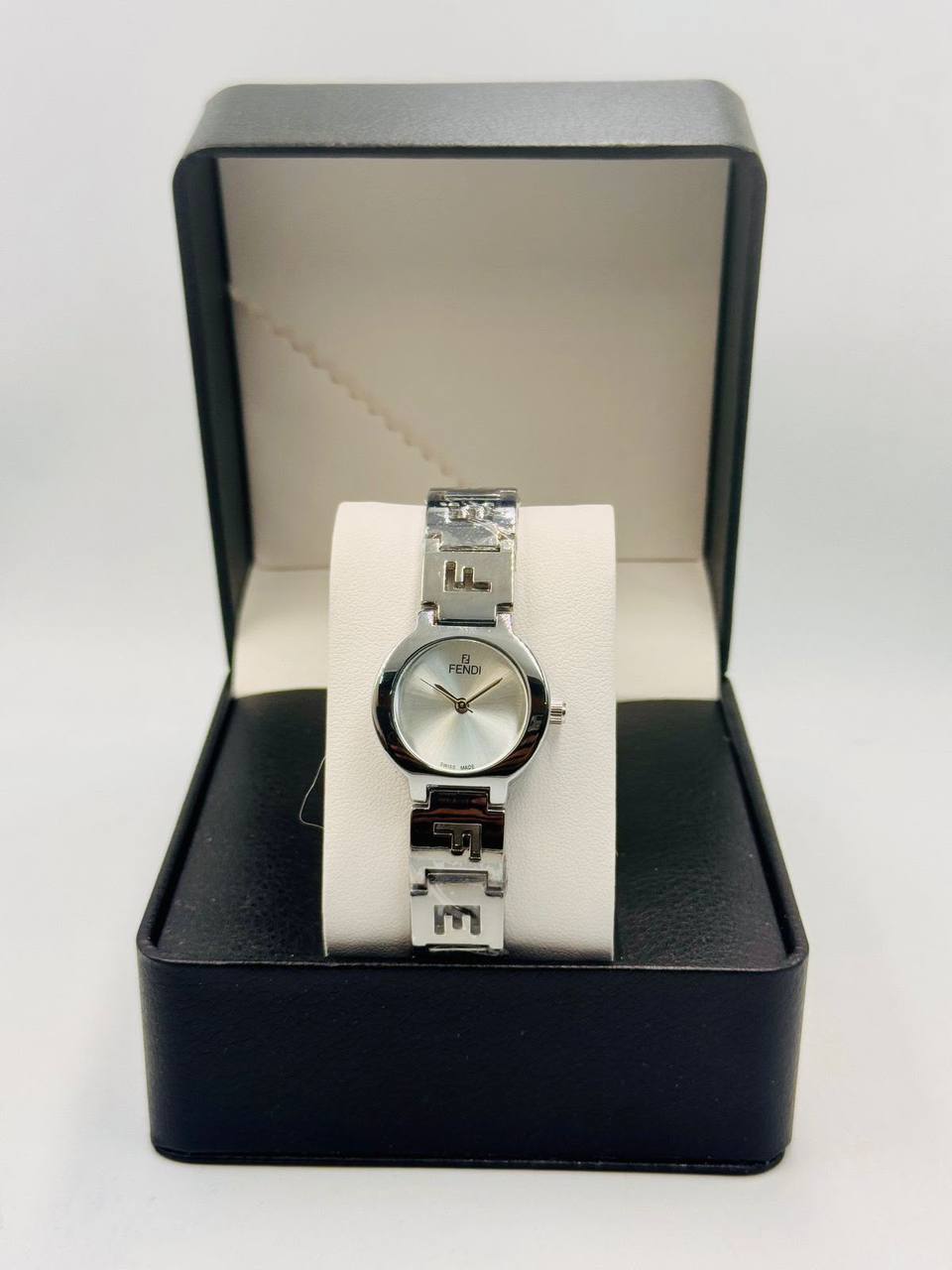 Fendi ladies 
55 dhs🇦🇪🇦🇪

Zain08
♥️♥️♥️