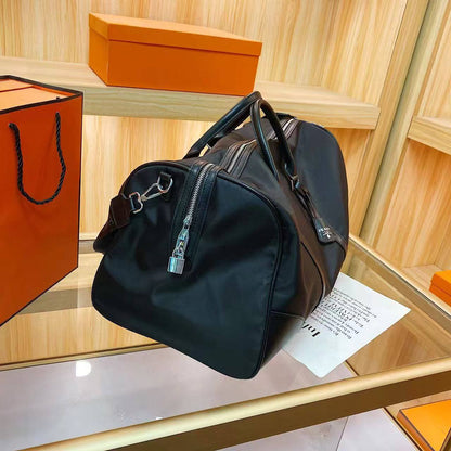 Prada
105 dhs✅
Size:50*27*27

Zain07
♥️♥️♥️