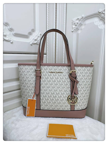 MK
size: 36cm
High quality
110 dhs🗽

Zain50
♥️♥️♥️