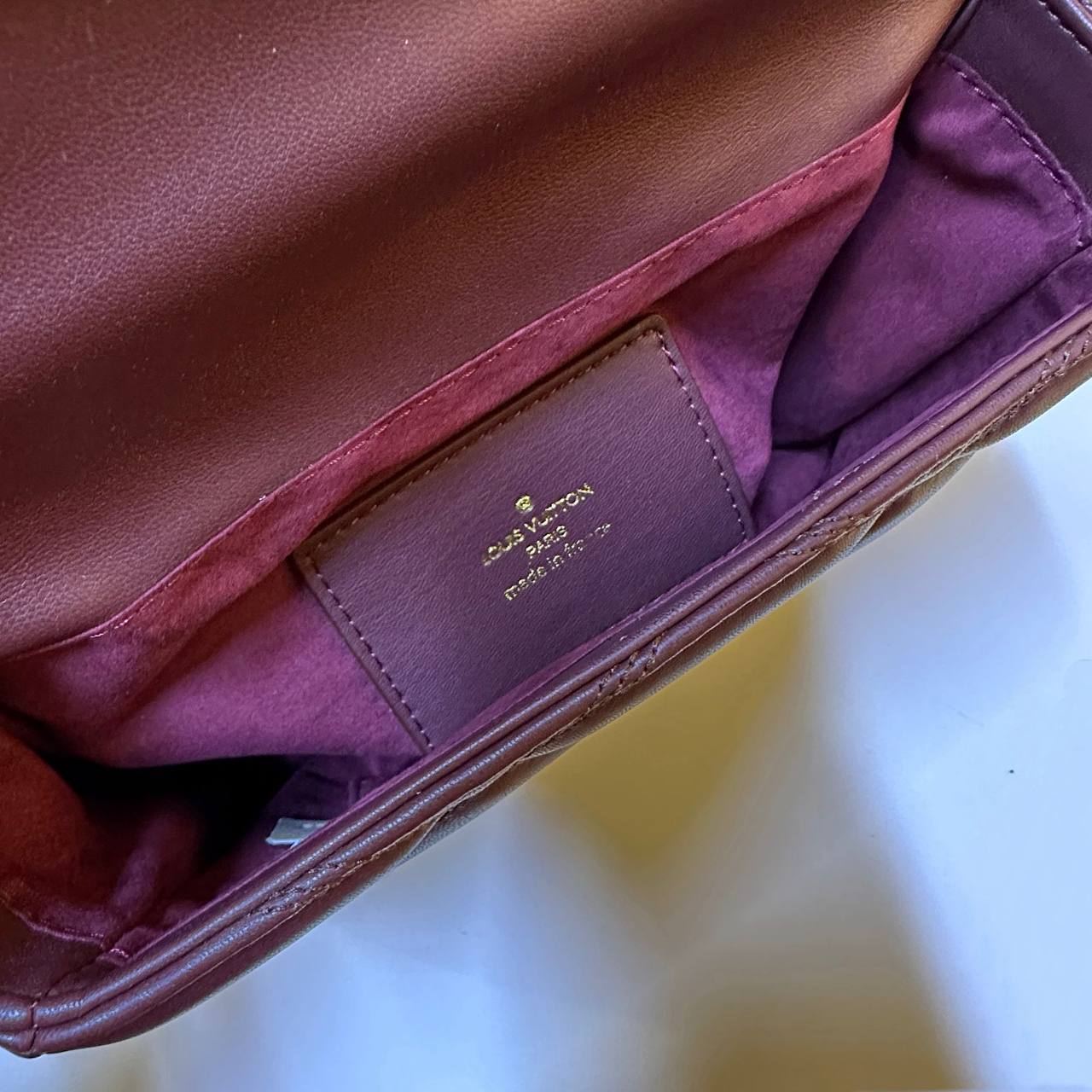 LV 
COPY ONE  

WITH BOX 
🎁🎁🎁

140 dhs🪙🖤

Zain39
♥️♥️♥️
