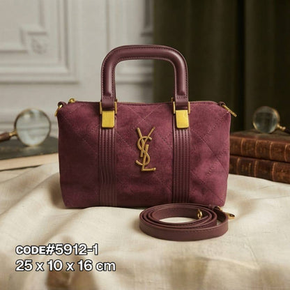YSL  - Yves Saint Laurant
ᴛᴏᴘ ʜᴀɴᴅʟᴇ sᴘᴇᴇᴅʏ
sᴜᴇᴅᴇ & ʟᴇᴀᴛʜᴇʀ ᴍᴀᴛᴇʀɪᴀʟ
ɢᴏʟᴅ ʜᴀʀᴅᴡᴀʀᴇ
ᴡɪᴛʜ ʟᴏɴɢ ʙᴇʟᴛ sᴛʀᴀᴘ
sɪᴢᴇ: 25 cm

85 dhs🇦🇪🇦🇪

Zain31
♥️♥️♥️