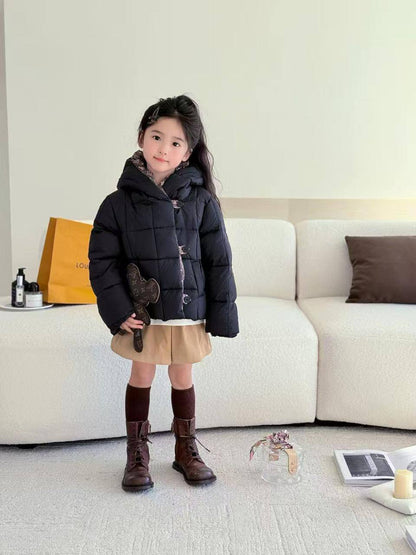 LV 
Super master quality 😍
Size:2/ 12years old
470 dhs🪙💚

Zain261
♥️♥️♥️