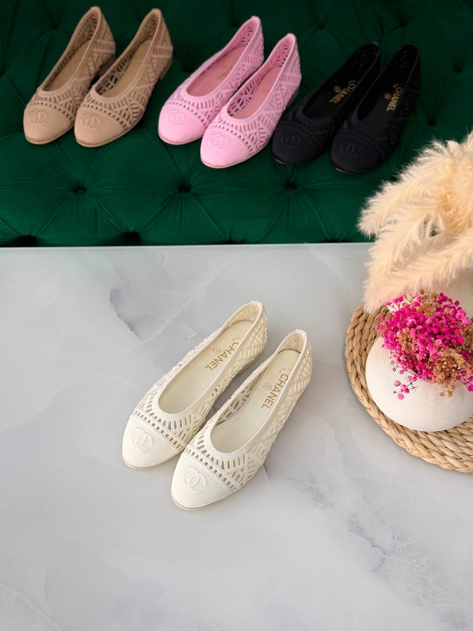 Chanel 
Vip quality 
Size:36 to 41
450 dhs🇦🇪🇦🇪

Zain113
♥️♥️♥️