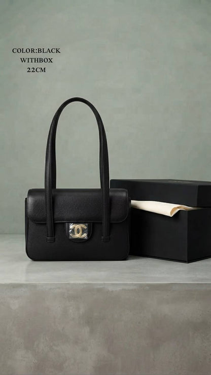 Chanel ᴛᴏᴘ ʜᴀɴᴅʟᴇ ғʟᴀᴘ
ᴡɪᴛʜʙᴏx
ʟᴇᴀᴛʜᴇʀ
sɪᴢᴇ:22ᴄᴍ
100 dhs🇦🇪🇦🇪

Zain56
♥️♥️♥️