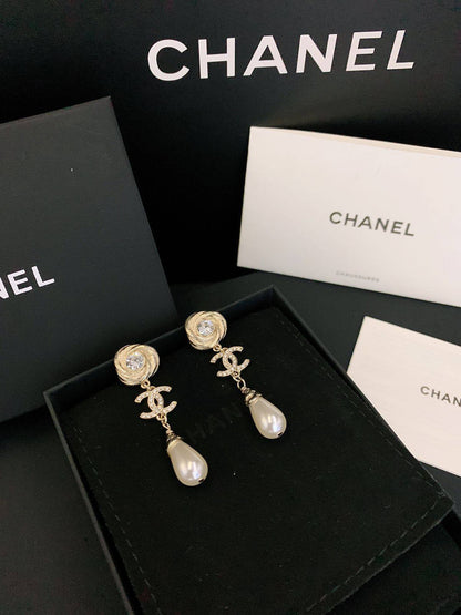 Chanel

60 dhs❣️
         _With_
          *Box* 📦✅
🎁🎁🎁

Zain89
♥️♥️♥️