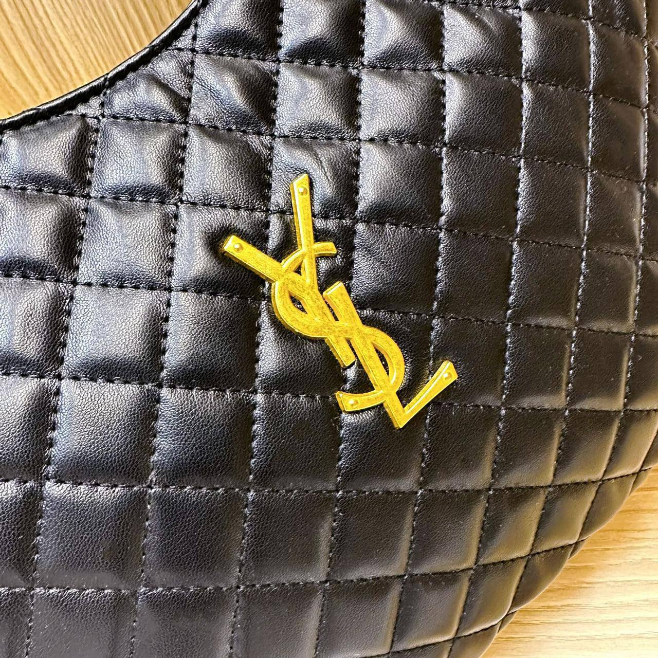YSL
 NEW CAME GOOD QUALITY 
80 dhs🪙🖤

Zain39
♥️♥️♥️