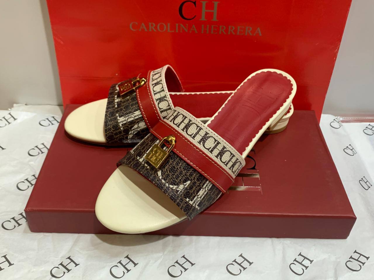 CH 
150 dhs✅
Size 36-41 

Zain88
♥️♥️♥️