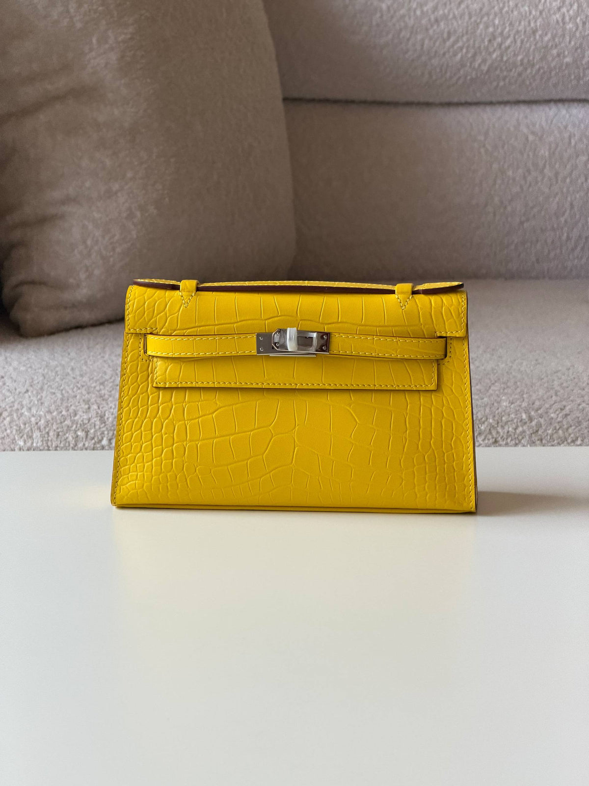 Hermes
pochette 21cm

master quality
with box 📦 
600 dhs🇦🇪🇦🇪

Zain52
♥️♥️♥️