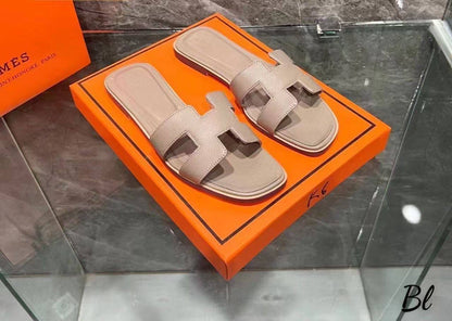 Hermes 
75 dhs🌺
good quality 
size 36 to 42 

Zain278
♥️♥️♥️