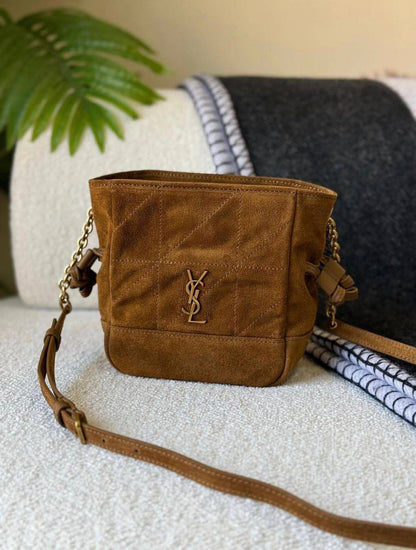 YSL
110 dhs🗽
SIZE：26×18×12.5cm
Good quality 

with box
🎁🎁🎁

Zain35
♥️♥️♥️