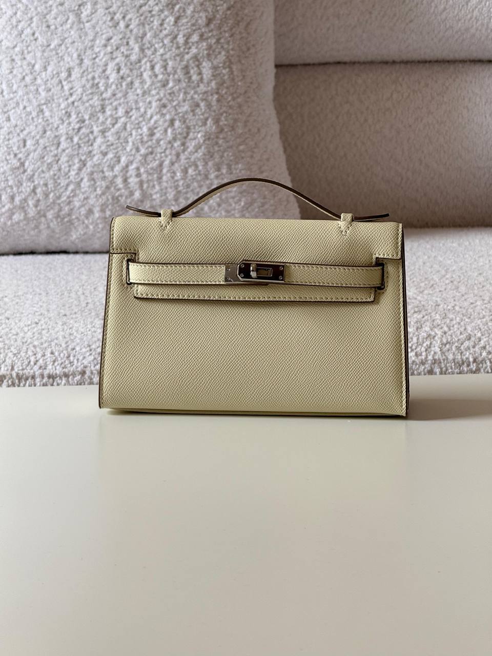 Hermes
pochette 21cm💥Master quality ✅with box📦
340 dhs✅

Zain52
♥️♥️♥️