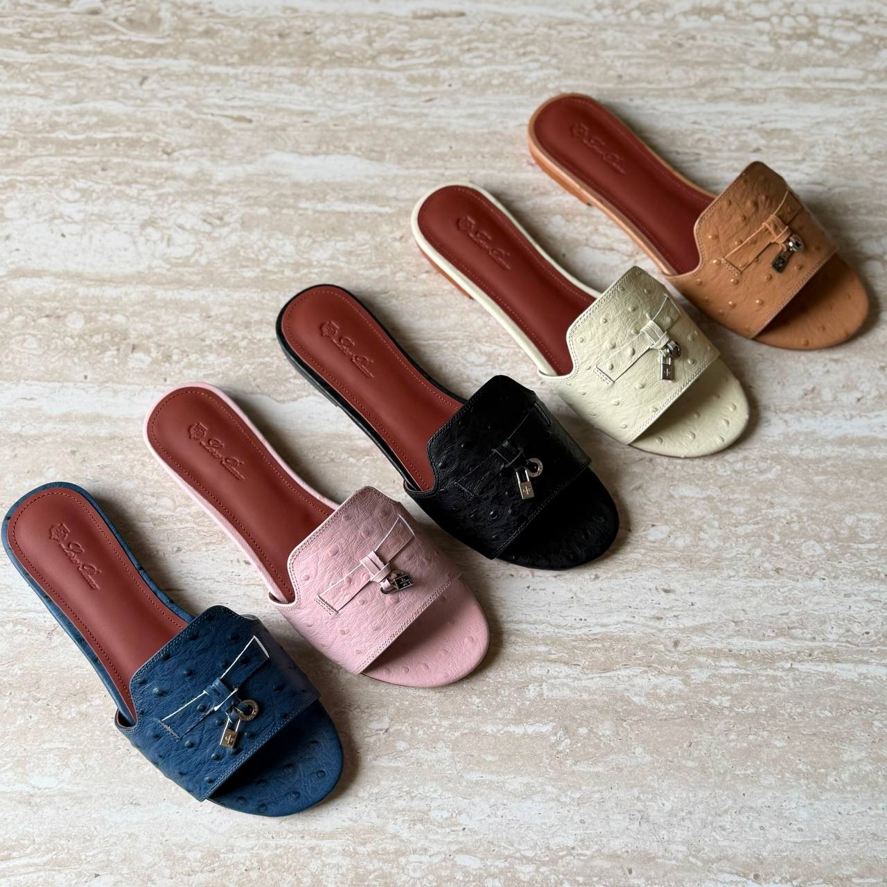 Loro Piana
AA Quality
Size 36 to 41
550 dhs🇦🇪🇦🇪

Zain288
♥️♥️♥️