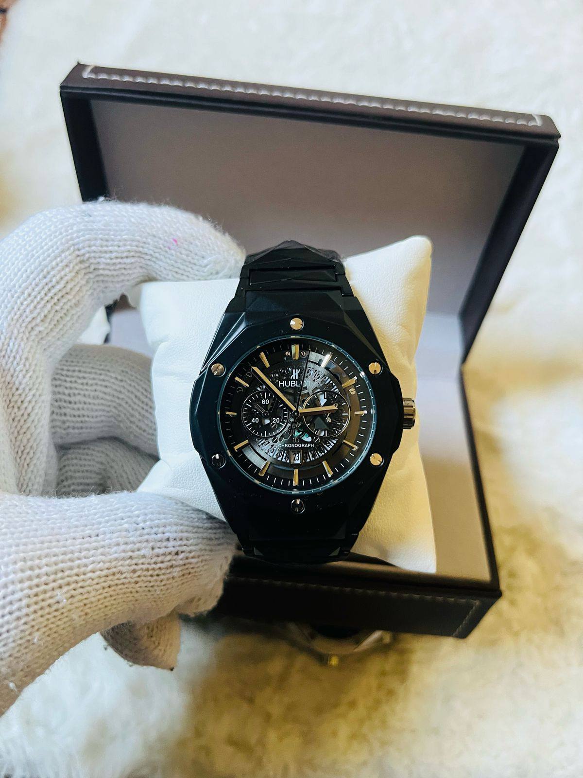 Hublot Men
*Battery*
65 dhs💚

Zain29
♥️♥️♥️